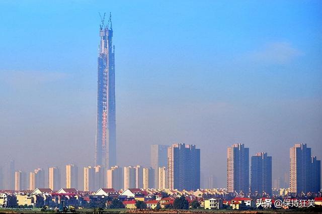 天津河西新八大里第一高楼，庆祝改革开放40周年
