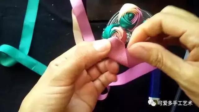三色丝带玫瑰花朵做法大全，浪漫酷炫的三色丝带玫瑰