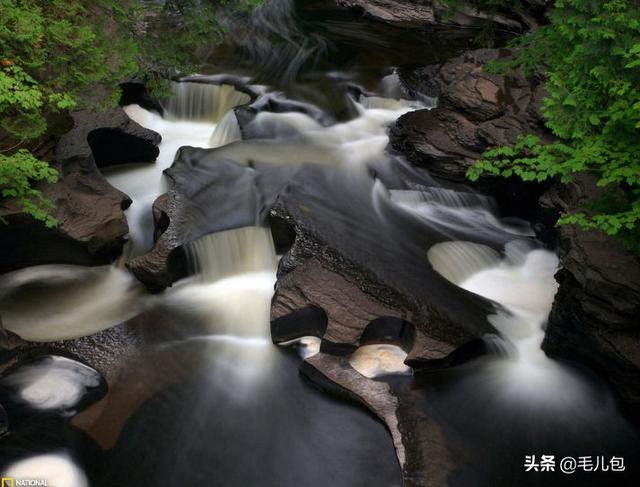 马雷岛上的守卫灯塔，真有奇迹让人泪目（马雷岛上的守卫灯塔）