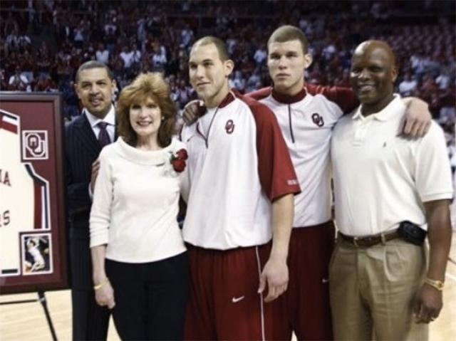 库里是黑人还是白人，nba球员库里个人照（看似是白人实际上却是黑人的NBA球星）