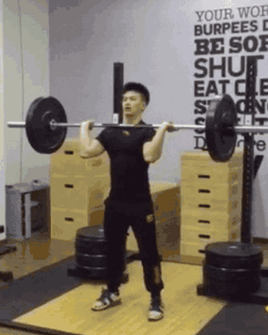 正确的深蹲姿势和错误的深蹲姿势，深蹲蹲的越低越好