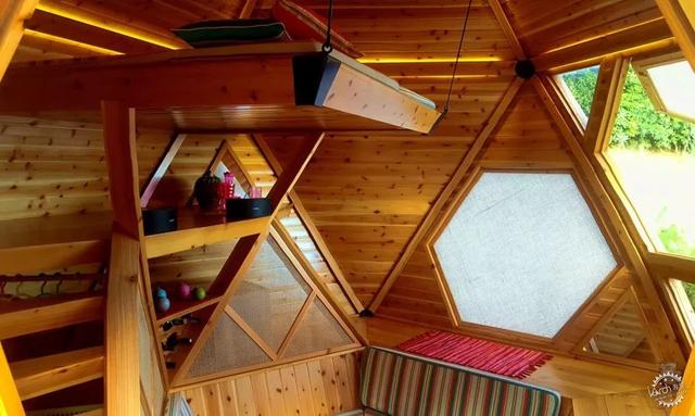 太阳能小屋设计，别墅低成本装修风格（夫妻俩买下田园小木屋）
