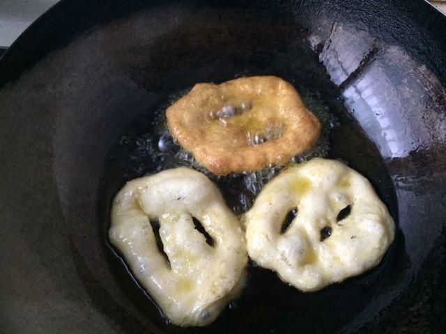 怎样做酥脆香甜的油饼，油饼家常做法外皮酥脆可口