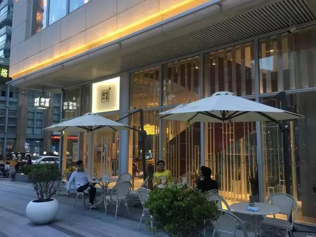 网红奶茶点单最好喝的就是这17款，我们走访了最火的9家奶茶店