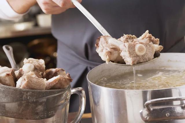 喝汤真的有营养吗，喝汤真的更有营养吗