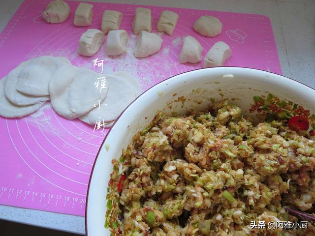 如何发面烙馅饼，馅香喧软放三天也不会硬