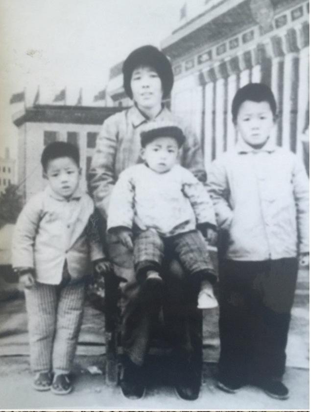 王宝强的成长历程和感情故事，小程序是什么？看完你就懂了