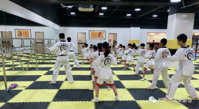 合肥吕一杰双节棍，吕一杰双节棍教练员培训寒假班开课啦