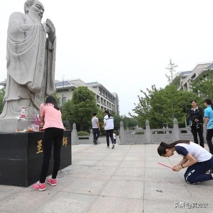 古人说唯女子与小人难养也，“唯女子与小人难养也”是什么意思