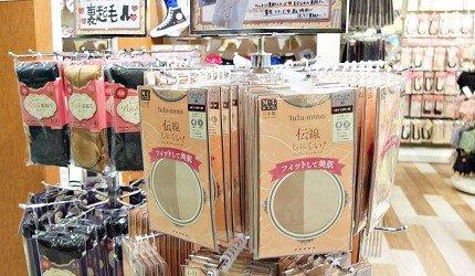 日本女生必买袜子店铺，袜子也是时尚配件