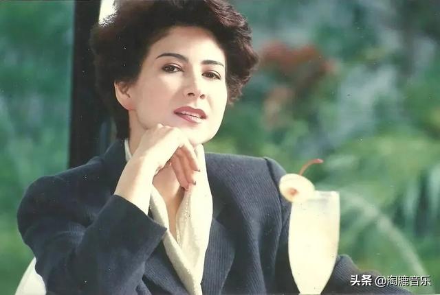 甄妮的经典歌曲，甄妮十大中文金曲（罗文和甄妮唱过那么多次《铁血丹心》）