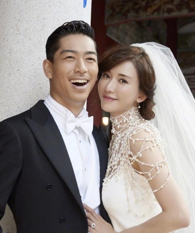 林志玲結婚後罕見露面，和友人出街被偶遇，穿長裙戴口罩難掩美麗 娛樂八卦吃瓜 第1张