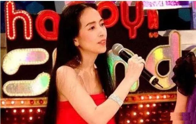 许纯美现在在哪里，2003年5婚5离的许纯美