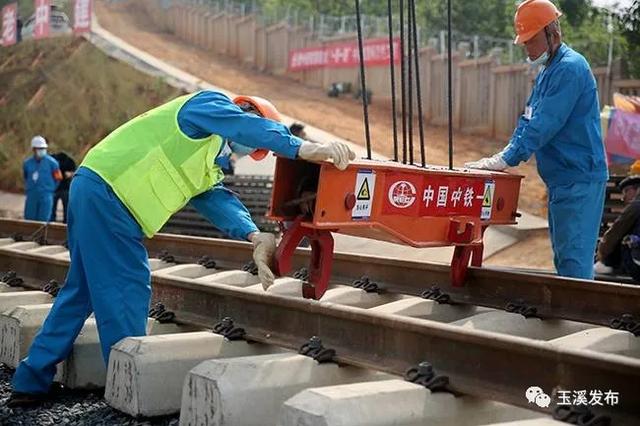 普洱至西双版纳动车什么时候通行，预计明年底通车