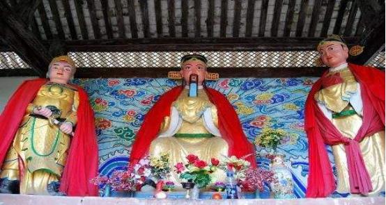 城隍爷是神还是鬼，城隍爷是什么神仙化身（几乎每个城市都有城隍庙）