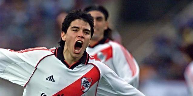 维奥拉的100座城堡中的维奥拉，萨维奥拉的故事停留在那个被风吹过的夏天