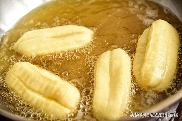 油条怎么做好吃，油条怎么做才筋道又好吃（用酵母、泡打粉都不对）