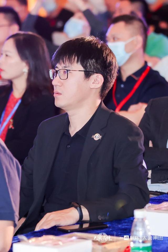 顺辉瓷砖是几线品牌，顺辉瓷砖几线品牌哪里产的（顺辉瓷砖·岩板成为不二之选）