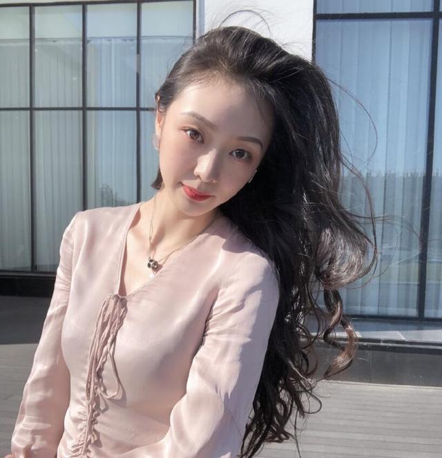 女排姑娘惠若琪，女排惠若琪：身高1.92米
