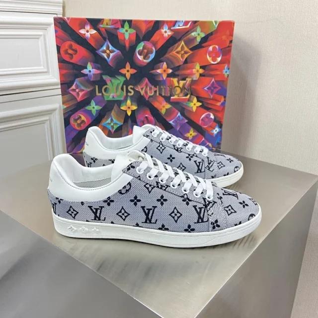 成都奢侈品打折，全球最大奢侈品折扣店入驻成都