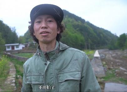 滑板鞋庞麦郎原版哪年的，我的滑板鞋原唱庞麦郎为何家徒四壁住砖房