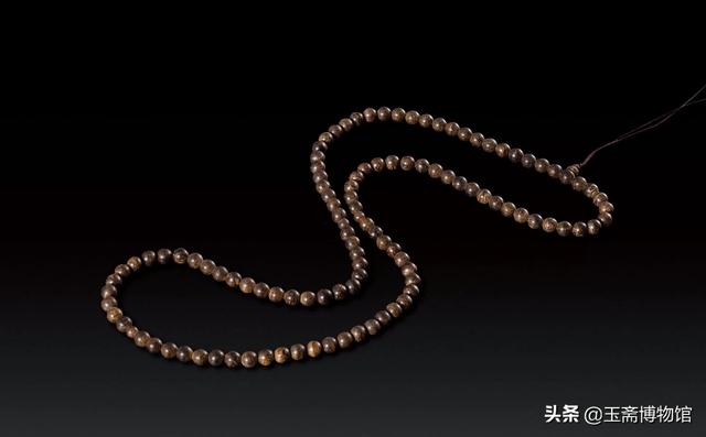 珍贵的绿色佛珠拍卖记录，没想到一串佛珠竟然卖到100万