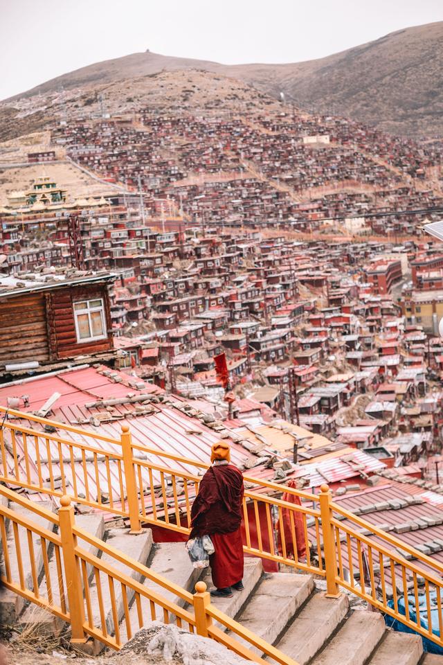 色达几月份去最好，什么时间段去色达旅游好（一生应该来一次色达喇荣五明佛学院。愿见闻者得福。）
