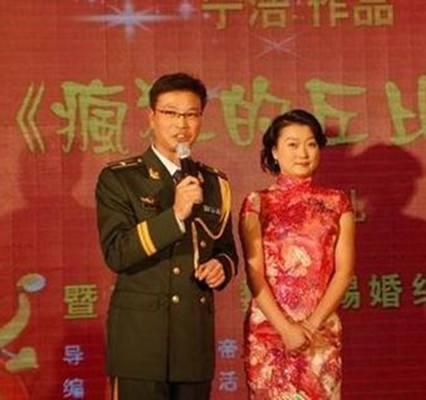王迅前妻是谁，王迅曾为90后嫩妻抛弃同患难的糟糠之妻