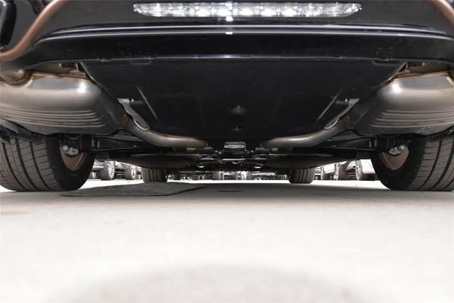 奔驰gt63s，奔驰amg gt 63s 介绍（国内进口版本中性能最强的奔驰四门GT跑车）