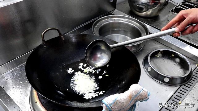 炸春卷热油炸还是冷油，春卷怎么炸又薄又脆（怪不得软塌不酥脆）