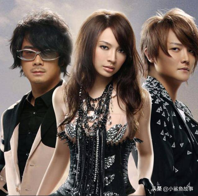 飞儿乐队主唱被踢原因，飞儿乐队主唱为什么被踢出（飞儿乐团女主唱Faye含泪回应被踢走）