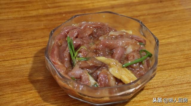 糖醋里脊肉的家常做法，家庭糖醋里脊肉的家常做法（大厨分享糖醋里脊的做法）