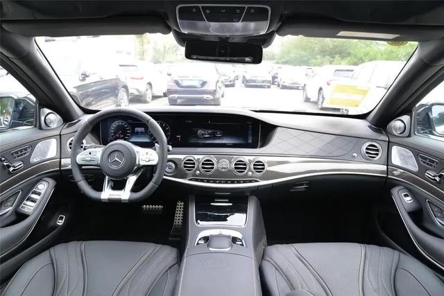 奔驰gt63s，奔驰amg gt 63s 介绍（国内进口版本中性能最强的奔驰四门GT跑车）