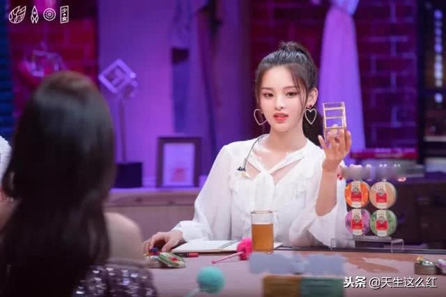 杨超越是怎么成锦鲤的，只是靠运气走红的锦鲤女神吗