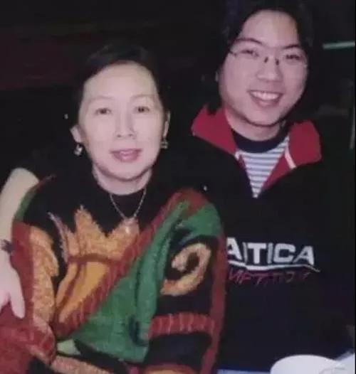 高晓松家庭历史，知道高晓松家世不凡