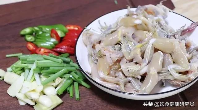 爆炒田鸡的正宗做法，美食推荐：肝腰合炒，爆炒田鸡