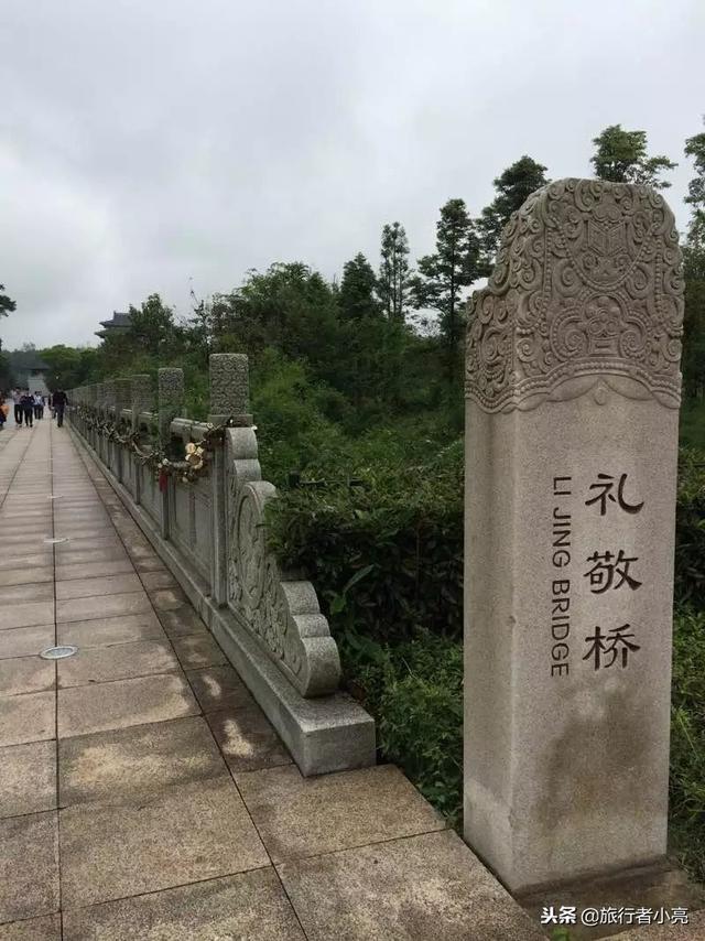 重庆旅游必去景点排名，重庆十佳旅游景点排行榜（重庆十个景点都值得一去）