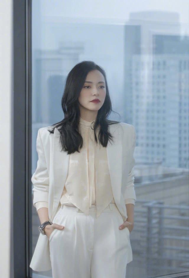 姚晨夫婦結婚多年依舊恩愛，老公曹郁探班姚晨送上驚喜，狂撒狗糧 娛樂八卦吃瓜 第8张