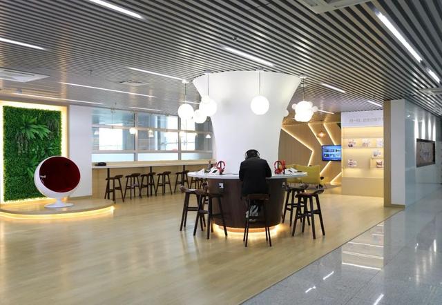 青山湖24小时图书馆，江西首个户外“24小时自助城市书房”在南昌建成