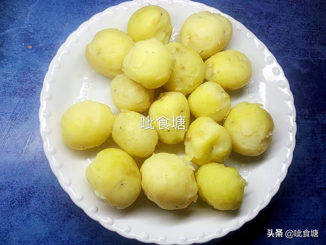 街头香辣小土豆的做法，在家也能吃烧烤
