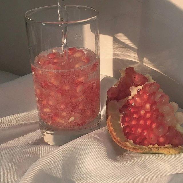 日月如移越少年，网易云热评四句