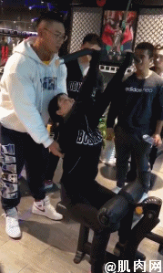 鹿晨辉的健身照，鹿晨辉遇上健身