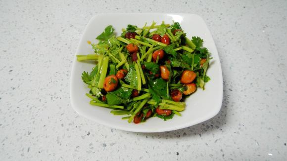香菜花生做法，油炸花生再也不会炸老