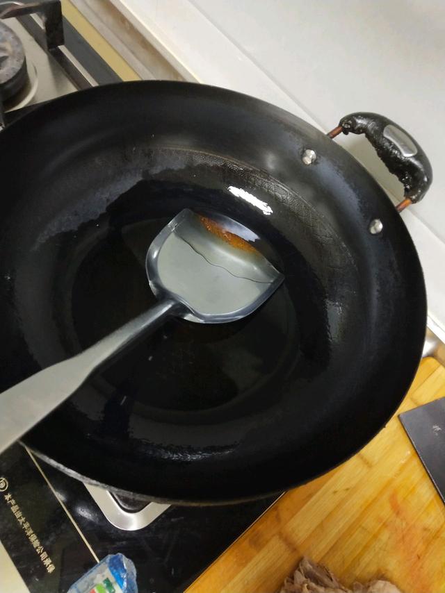 红烧排骨怎样做好吃又简单，红烧排骨最简单最正宗的做法（红烧排骨这样做软烂入味太好吃了）