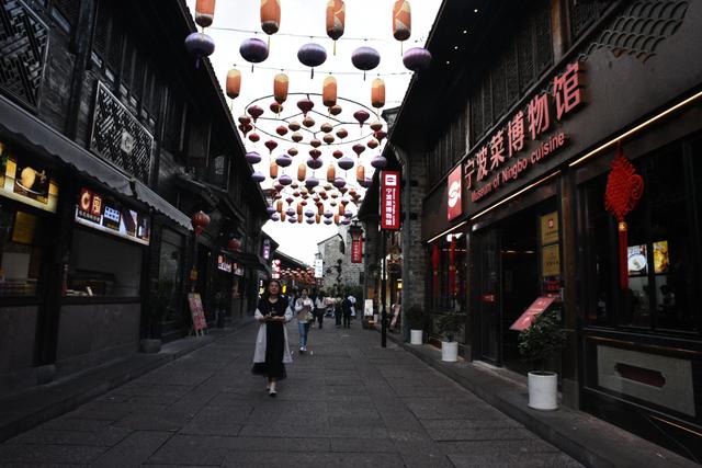 宁波旅游美食一条街，外地人来宁波最爱去的美食街