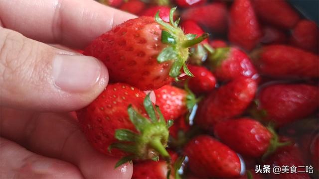 洗草莓要去蒂的正确清洗方法，草莓正确清洗方式