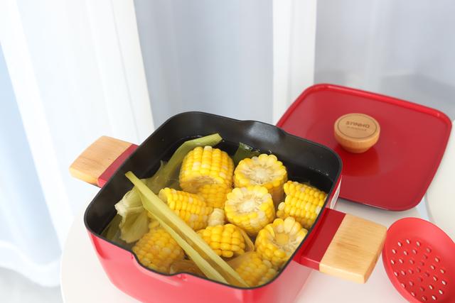 玉米煮多少分钟就可以吃了，煮玉米需要煮多久才能鲜嫩可口（玉米怎么煮，玉米需要煮多久）