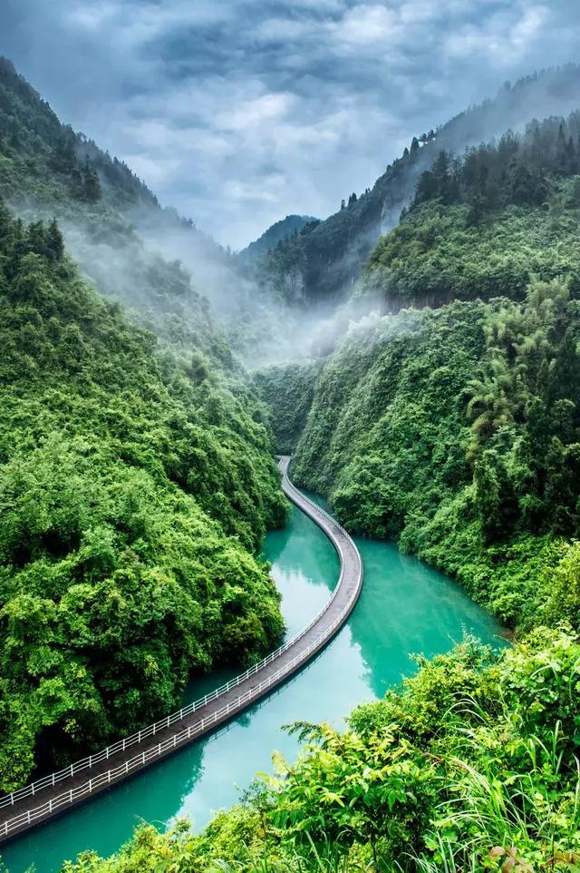 湖北有哪些好玩的地方旅游景点，湖北的景点哪里最好玩最美（湖北最值得去的十大景点）