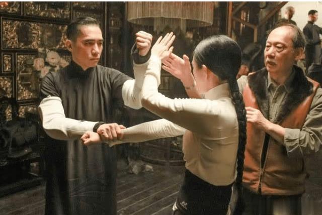 赵玉田扮演者吴云飞的老婆是谁，父亲是赵本山兄弟
