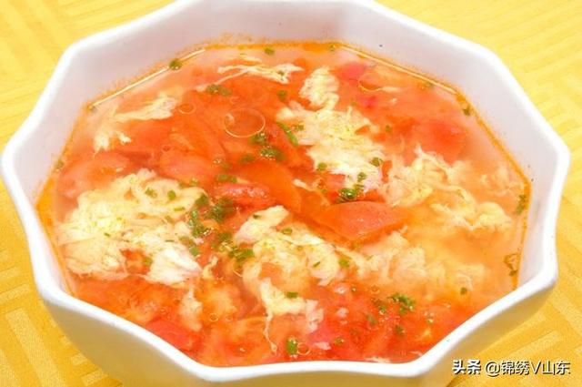 干煸辣椒鸡丁怎么做好吃，学会这几道软烧黄辣丁